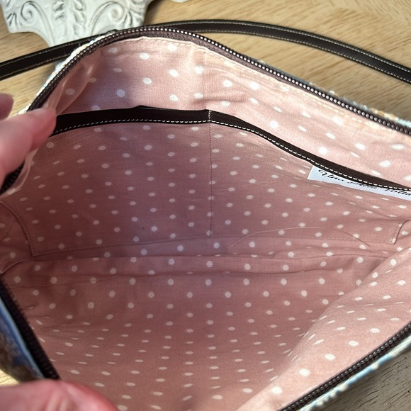 Uno Alla Volta Handmade Floral Brocade Handbag - Picture 8 of 10